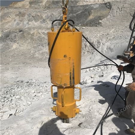 欧力德岩石柴动液压开山机 挖掘装载一体机开采方案