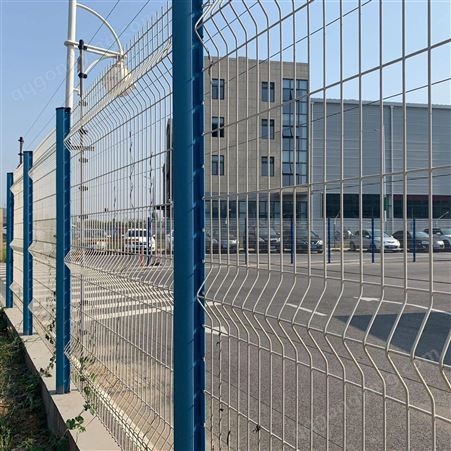 护栏网 华瑞围栏网材质低碳钢丝㓎塑寿命长安装简便